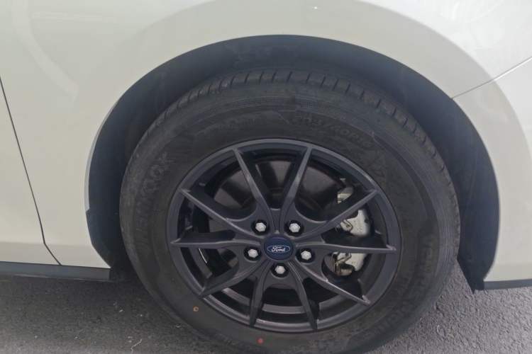 Used Ford Focus 2022 Hatchback EcoBoost 180 Automatic Performance Edition Right Front Wheel Hub