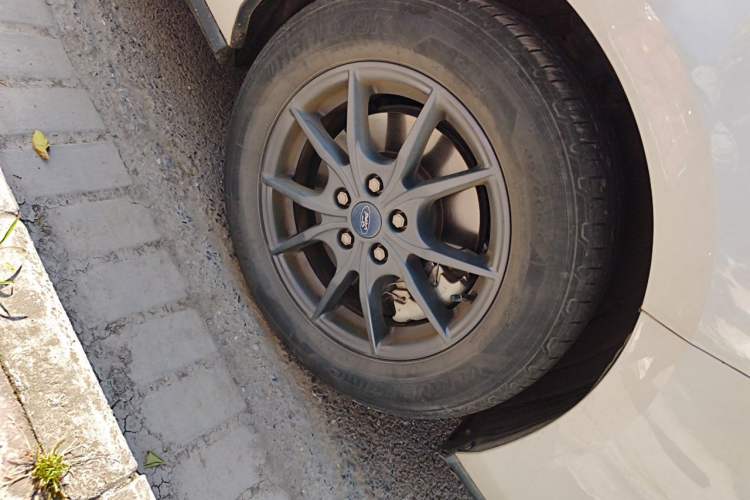 Used Ford Focus 2022 Hatchback EcoBoost 180 Automatic Performance Edition Right Front Wheel Hub