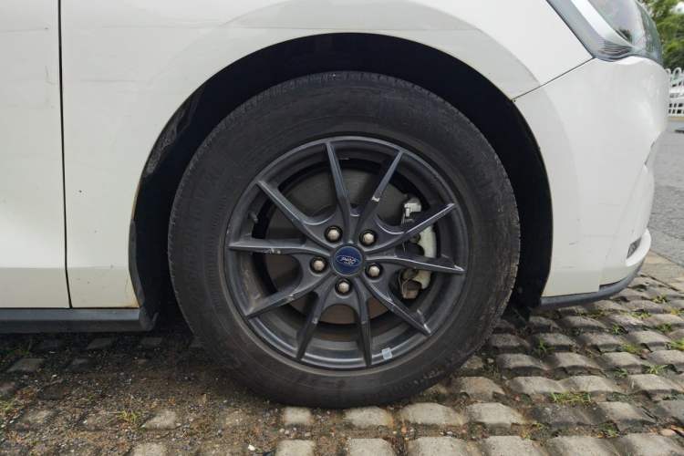 Used Ford Focus 2022 Hatchback EcoBoost 180 Automatic Performance Edition Right Front Wheel Hub