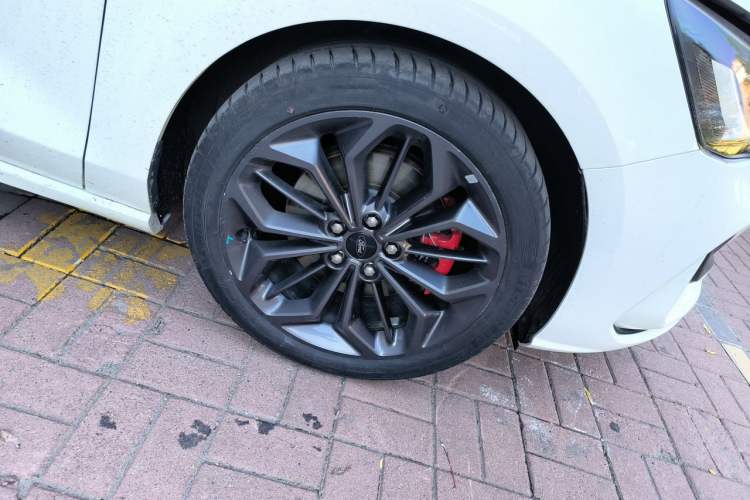 Used Ford Focus 2022 Hatchback EcoBoost 180 Automatic ST Line Right Front Wheel Hub