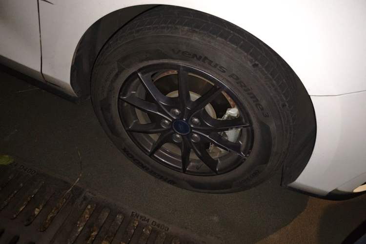 Used Ford Focus 2022 Hatchback EcoBoost 180 Automatic Performance Edition Right Front Wheel Hub