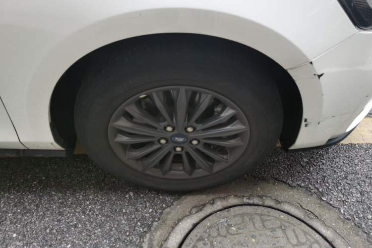 Used Ford Focus 2022 Sedan EcoBoost 180 Automatic Performance Edition Right Front Wheel Hub