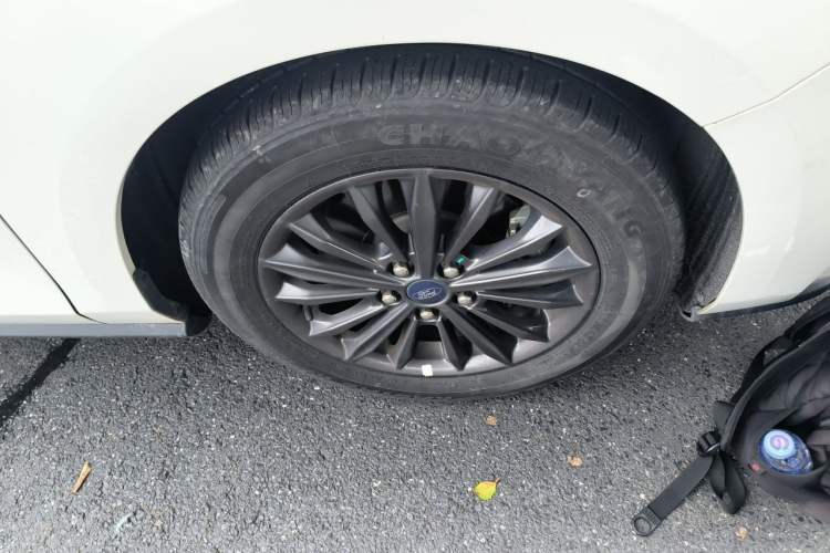 Used Ford Focus 2022 Sedan EcoBoost 180 Automatic Performance Edition Right Front Wheel Hub
