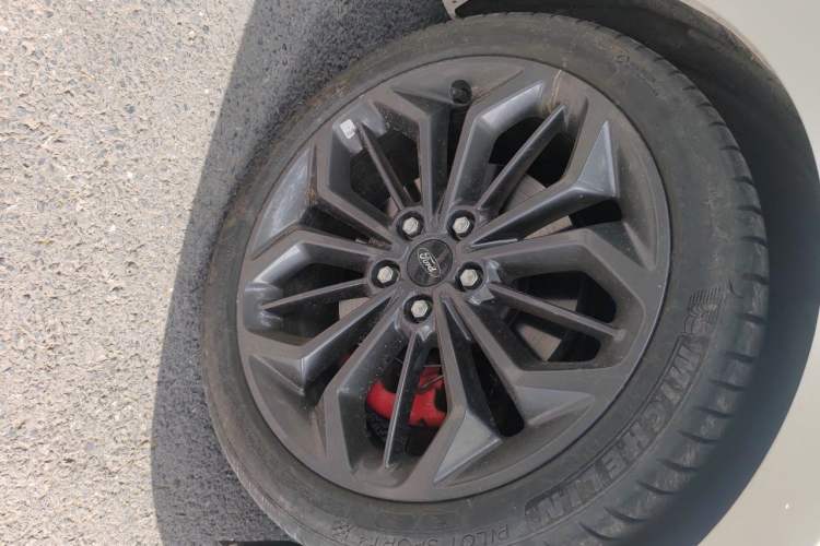 Used Ford Focus 2022 Sedan EcoBoost 180 Automatic ST Line Right Front Wheel Hub