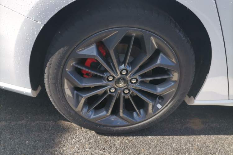 Used Ford Focus 2022 Sedan EcoBoost 180 Automatic ST Line Right Rear Wheel Hub