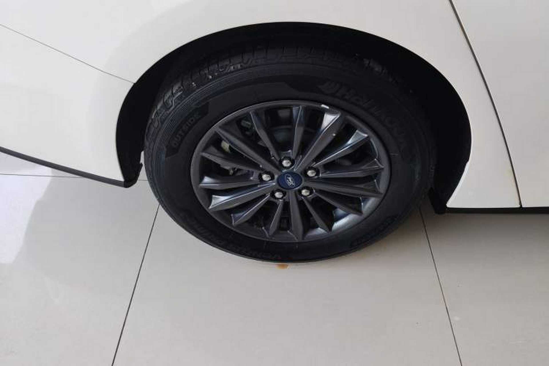 Used Ford Focus 2022 Sedan EcoBoost 180 Automatic Performance Edition Right Rear Wheel Hub