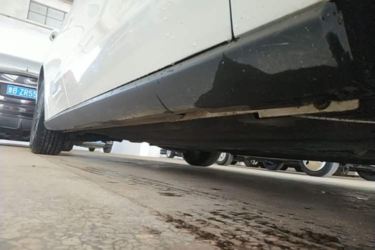Used Ford Focus 2022 Sedan EcoBoost 180 Automatic Performance Edition Right Side Sill