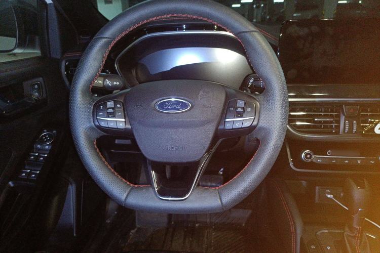 Used Ford Focus 2022 Hatchback EcoBoost 180 Automatic ST Line Steering Wheel