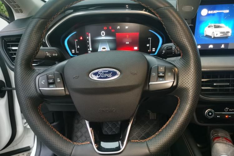 Used Ford Focus 2022 Sedan EcoBoost 180 Automatic Performance Edition Steering Wheel