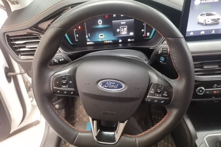 Used Ford Focus 2022 Sedan EcoBoost 180 Automatic Performance Edition Steering Wheel