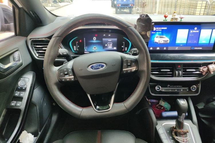 Used Ford Focus 2022 Hatchback EcoBoost 180 Automatic ST Line Steering Wheel