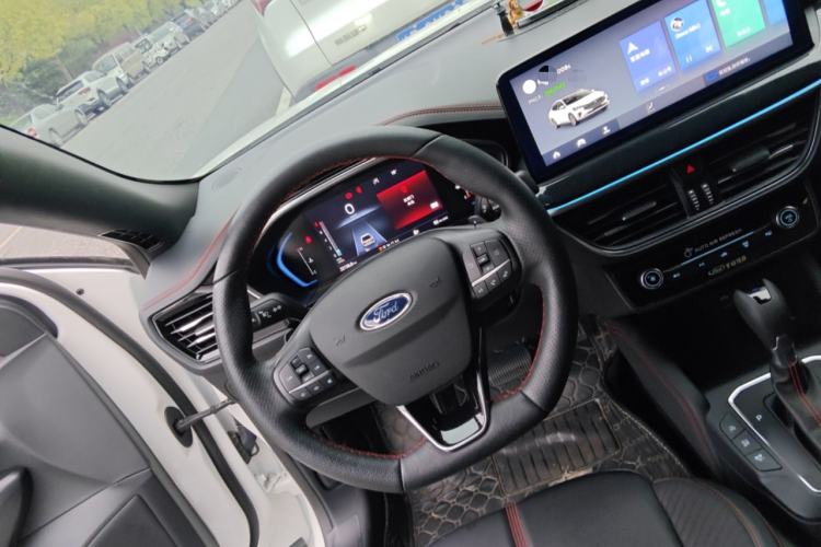 Used Ford Focus 2022 Sedan EcoBoost 180 Automatic ST Line Steering Wheel
