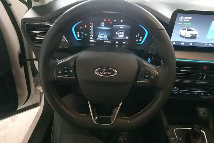 Used Ford Focus 2022 Sedan EcoBoost 180 Automatic Performance Edition Steering Wheel