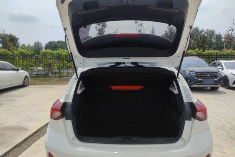 Used Ford Focus 2022 Hatchback EcoBoost 180 Automatic Performance Edition Trunk