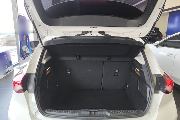 Used Ford Focus 2022 Hatchback EcoBoost 180 Automatic Performance Edition Trunk