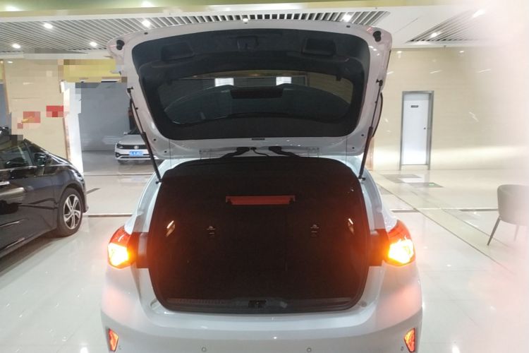 Used Ford Focus 2022 Hatchback EcoBoost 180 Automatic ST Line Trunk