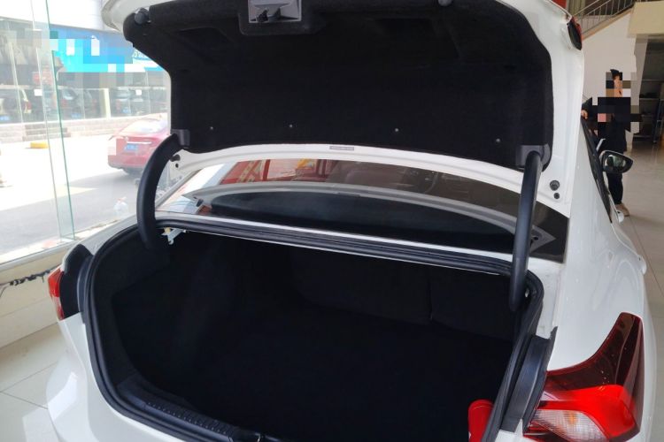 Used Ford Focus 2022 Sedan EcoBoost 180 Automatic Performance Edition Trunk
