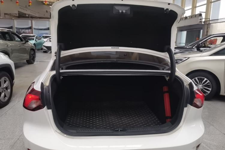 Used Ford Focus 2022 Sedan EcoBoost 180 Automatic Performance Edition Trunk
