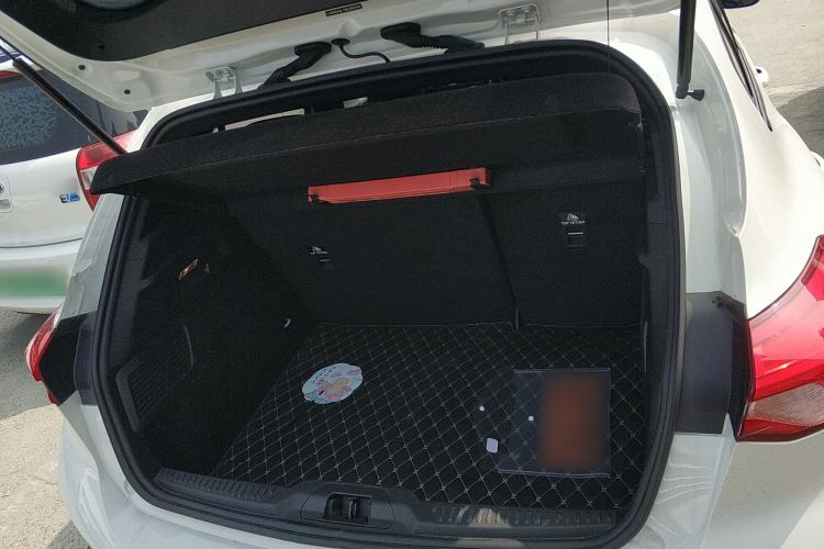 Used Ford Focus 2022 Hatchback EcoBoost 180 Automatic ST Line Trunk