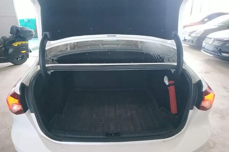 Used Ford Focus 2022 Sedan EcoBoost 180 Automatic Performance Edition Trunk