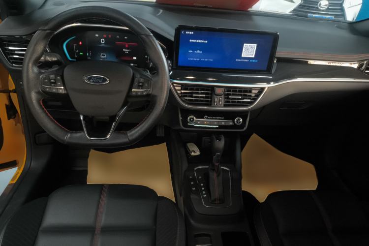 Used Ford Focus 2022 Hatchback EcoBoost 180 Automatic ST Line Center Console