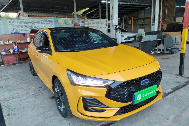 Used Ford Focus 2022 Sedan EcoBoost 180 Automatic ST Line Exterior 1