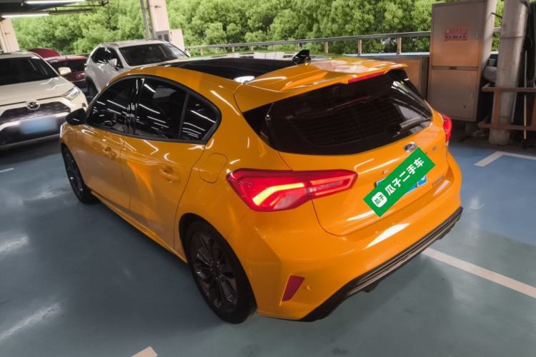 Used Ford Focus 2022 Hatchback EcoBoost 180 Automatic ST Line Exterior 2