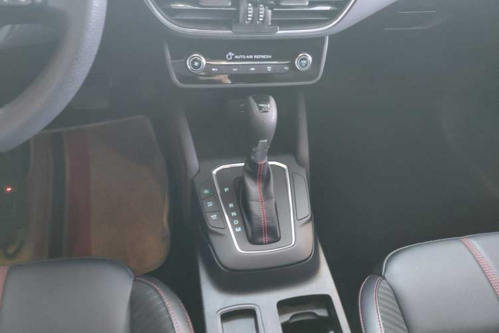 Used Ford Focus 2022 Sedan EcoBoost 180 Automatic ST Line Gear Lever