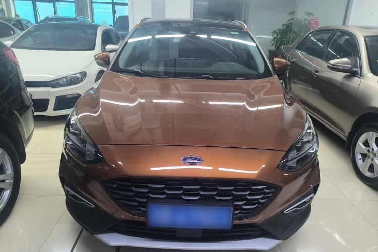 Used Ford Focus Active 2020 EcoBoost 180 Automatic Titanium Edition Exterior 1