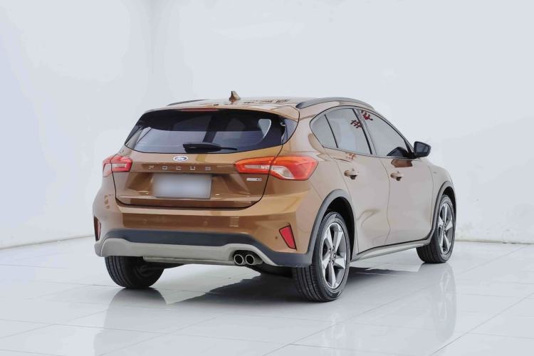 Used Ford Focus Active 2020 EcoBoost 180 Automatic Trendy Model Exterior 5