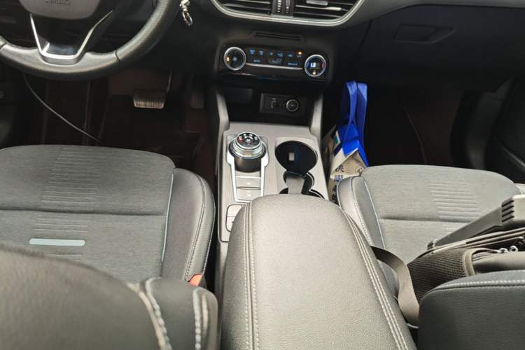 Used Ford Focus Active 2020 EcoBoost 180 Automatic Trendy Model Gear Lever