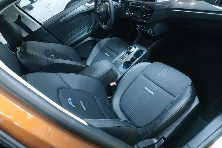 Used Ford Focus Active 2020 EcoBoost 180 Automatic Trendy Model Right Front Seat