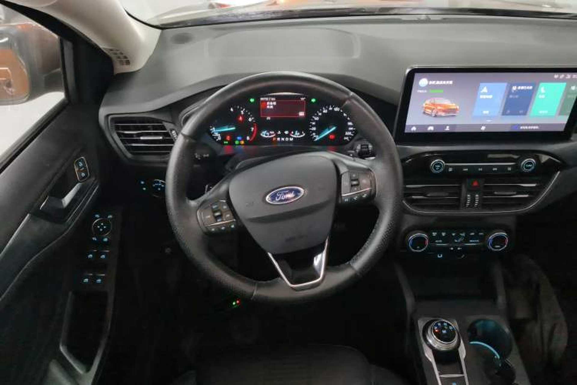 Used Ford Focus Active 2020 EcoBoost 180 Automatic Titanium Edition Steering Wheel