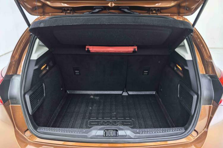 Used Ford Focus Active 2020 EcoBoost 180 Automatic Trendy Model Trunk