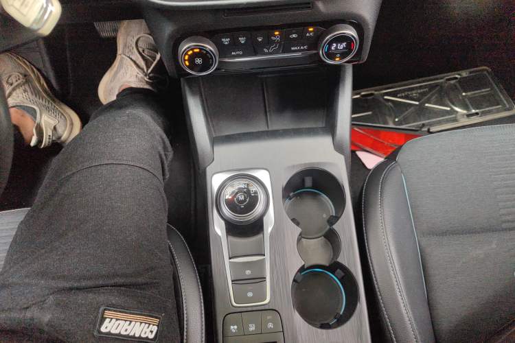 Used Ford Focus Active 2020 EcoBoost 180 Automatic Trendy Model Gear Lever