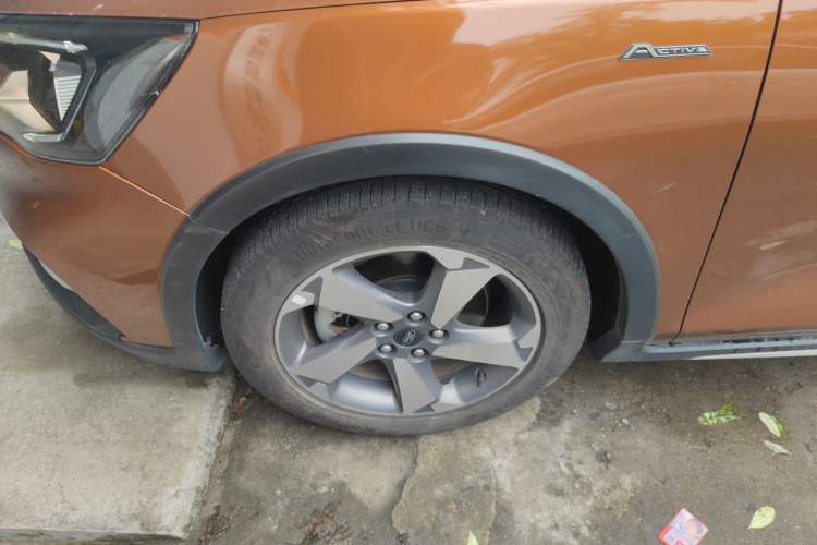 Used Ford Focus Active 2020 EcoBoost 180 Automatic Trendy Model Left Front Wheel Hub