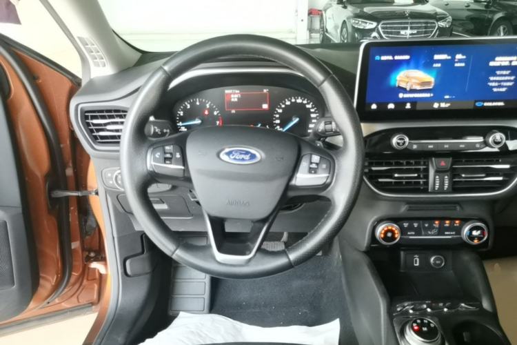 Used Ford Focus Active 2020 EcoBoost 180 Automatic Trendy Model Steering Wheel