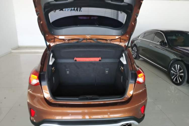 Used Ford Focus Active 2020 EcoBoost 180 Automatic Trendy Model Trunk