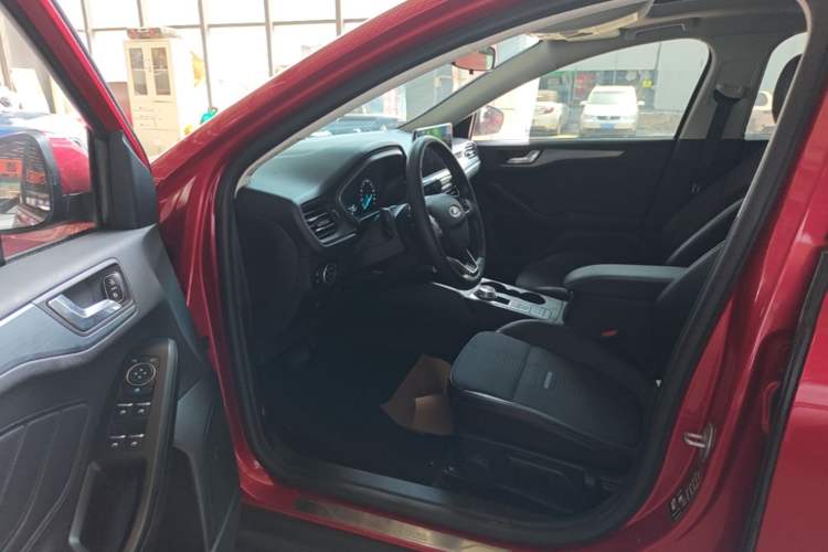 Used Ford Focus Active 2020 EcoBoost 180 Automatic Trendy Model Driver Seat