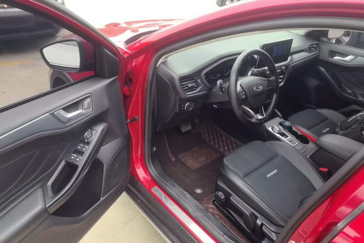 Used Ford Focus Active 2020 EcoBoost 180 Automatic Trendy Model Driver Seat