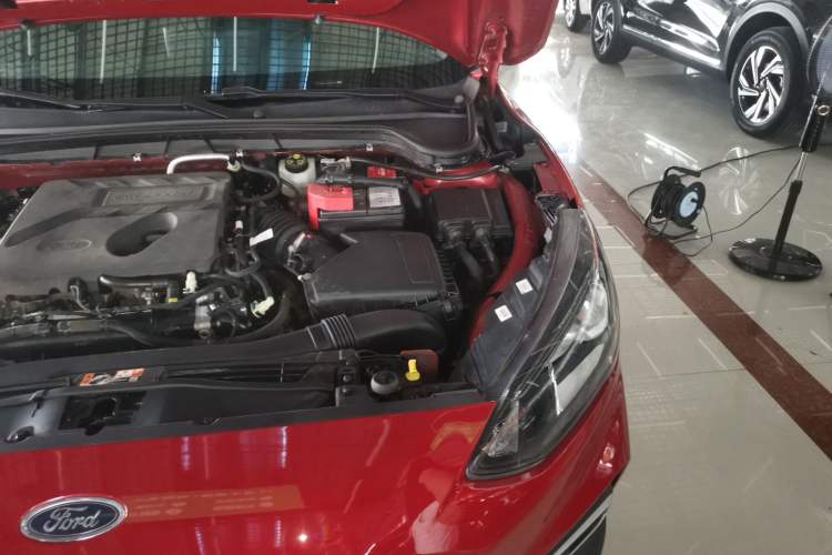 Used Ford Focus Active 2020 EcoBoost 180 Automatic Trendy Model Engine Bay Left