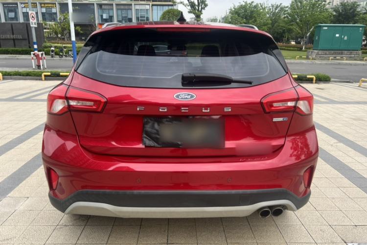 Used Ford Focus Active 2020 EcoBoost 180 Automatic Titanium Edition Exterior 2