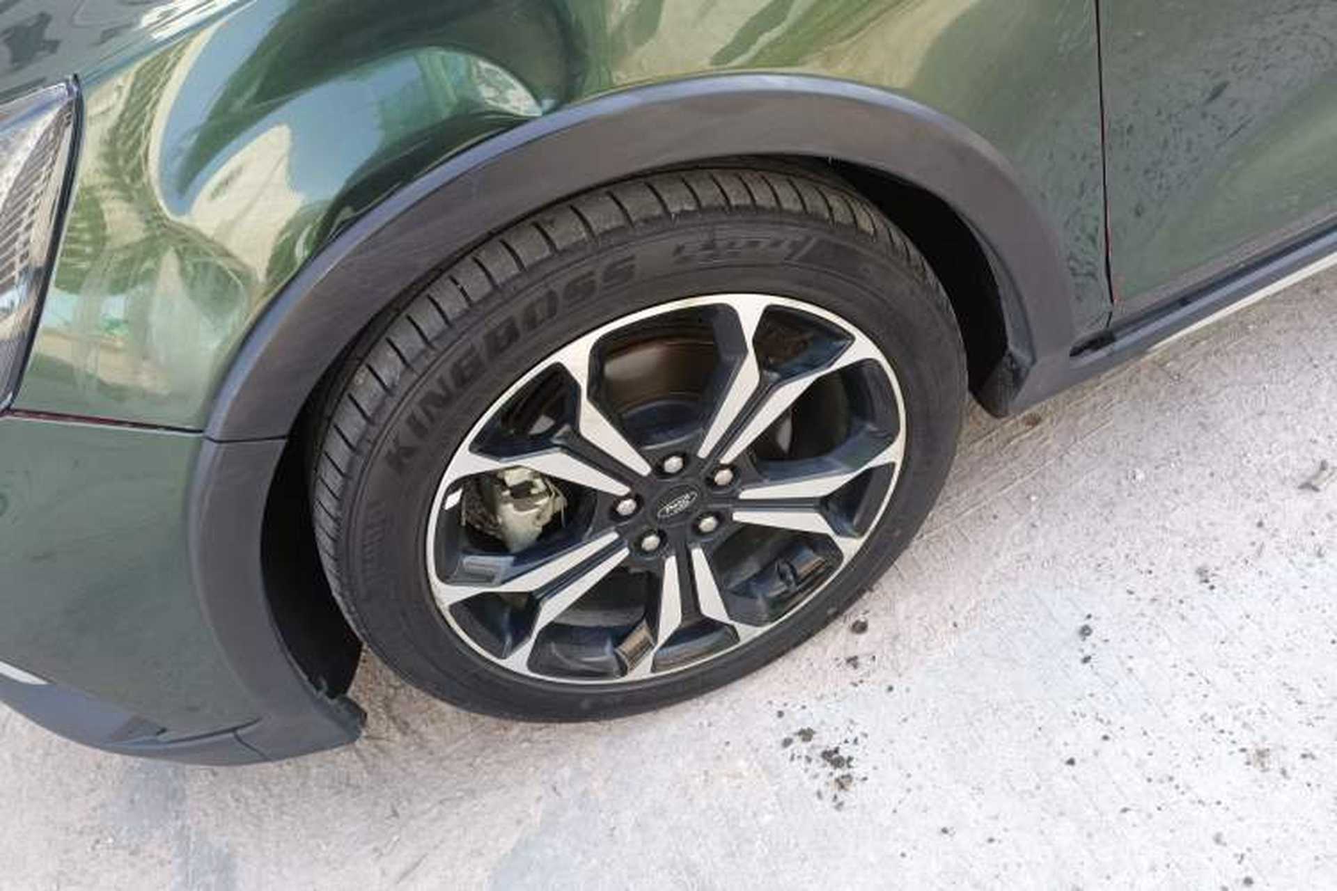 Used Ford Focus Active 2020 EcoBoost 180 Automatic Titanium Edition Exterior 4