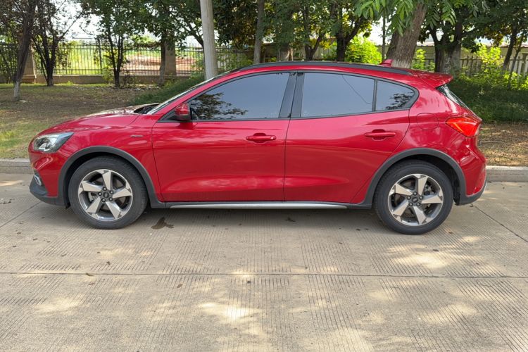 Used Ford Focus Active 2020 EcoBoost 180 Automatic Trendy Model Exterior 5