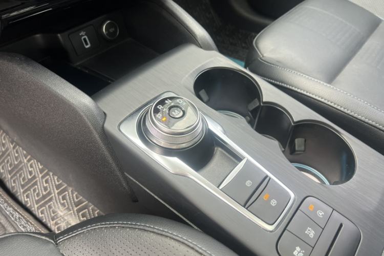 Used Ford Focus Active 2020 EcoBoost 180 Automatic Titanium Edition Gear Lever