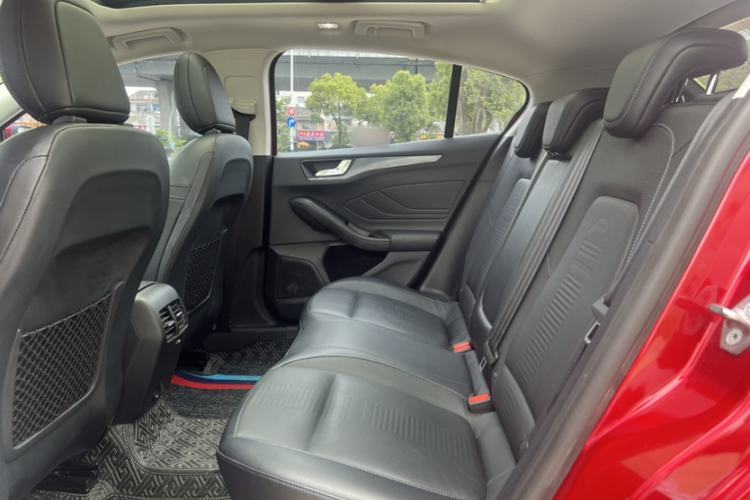 Used Ford Focus Active 2020 EcoBoost 180 Automatic Titanium Edition Interior 1