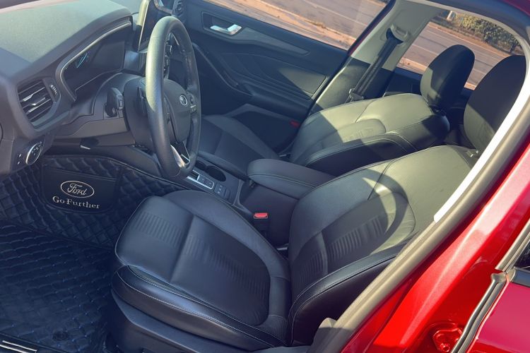 Used Ford Focus Active 2020 EcoBoost 180 Automatic Titanium Edition Interior 1
