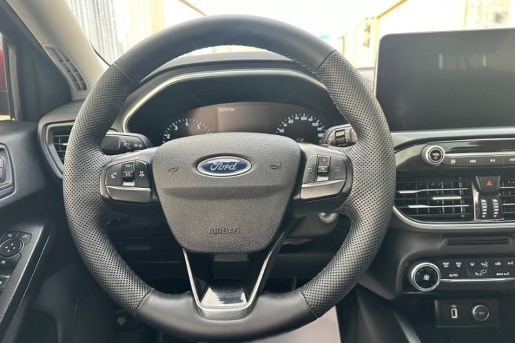 Used Ford Focus Active 2020 EcoBoost 180 Automatic Trendy Model Interior 11