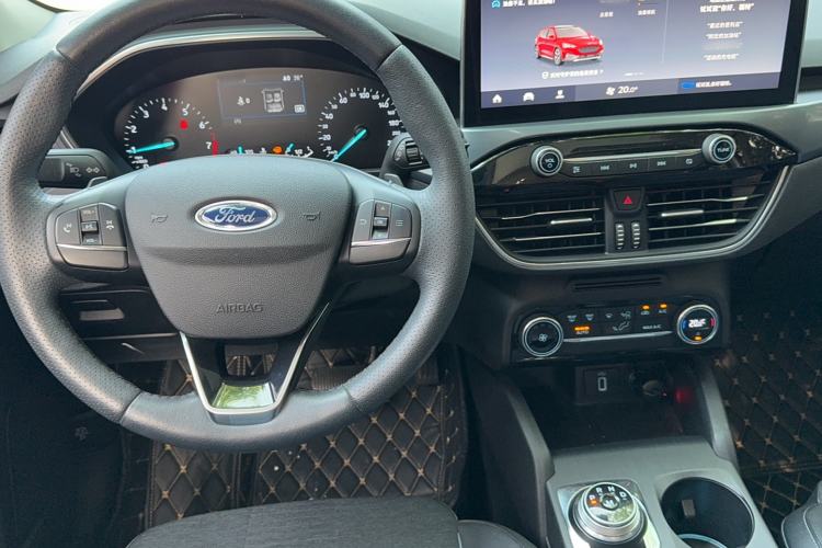 Used Ford Focus Active 2020 EcoBoost 180 Automatic Trendy Model Interior 3