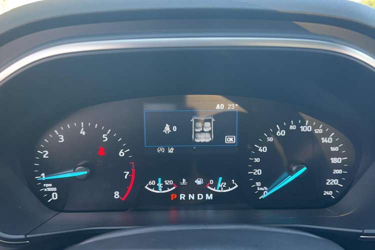 Used Ford Focus Active 2020 EcoBoost 180 Automatic Titanium Edition Interior 4